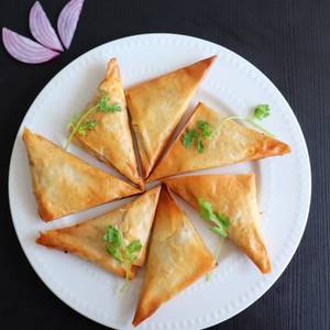 Onion Samosa [4 Pieces]