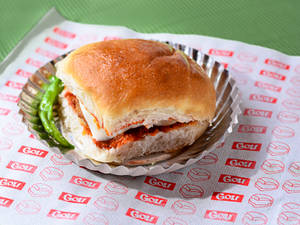 Masala Schezwan Cheese Vada Pav 