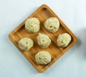 Veg Momos (6 Pcs)