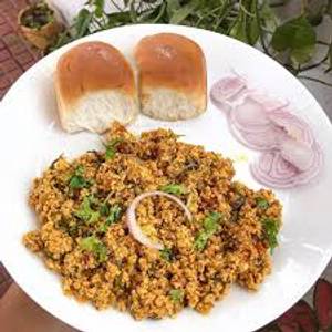 Pav with Paneer Bhurji