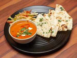 2pc Cheese Naan With Gravy 