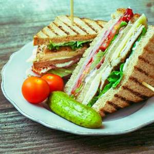 3 Layer Club Sandwich (Served with Sauce and Dips)