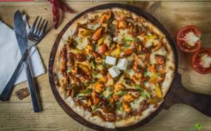 8" Mexican Paneer Tikka Cheesy Pizza