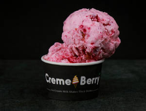 Fresh Strawberry Ice Cream (100 gms)