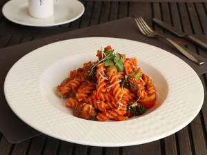 Fusilli Integrali with Tomato Basil Sauce Pasta