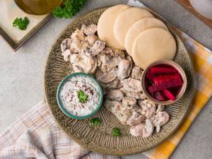 Saucy Chicken & Mushrooms Grill Platter