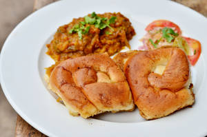 Pav Bhaji (2 Pav's)