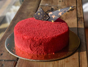 Eggless Red Velvet Cake (1 Pound)(serves 4)