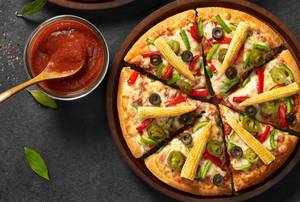 8"golden Baby Corn Thandoori Pizzas