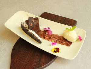 Flourless Dark Chocolate Mud Cake