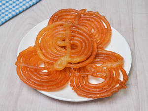 Jalebi (4 Pieces)