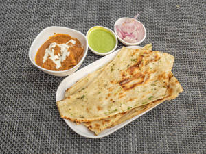 Butter Naan with Gravy