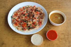 Onion Tomato Uttapam