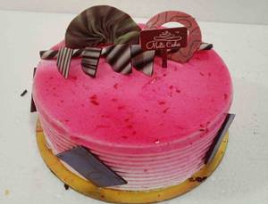 Eggless Strawberry Cake