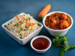 Vegetable Fried Rice With Gobhi Manchurian