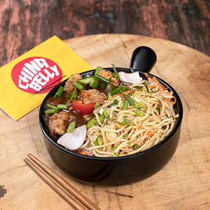 Hakka Noodles with Chilli Chicken Bowl