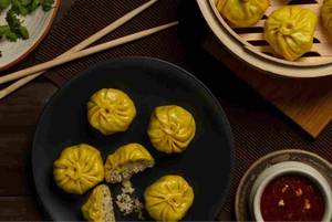 Chicken & Cheese Steamed Momos (6pcs)