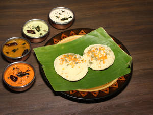 Vegetable Idli (2 Pieces)