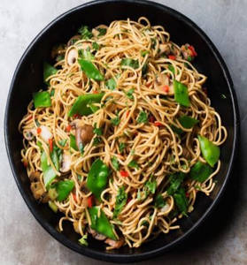 Mushroom Hakka Noodles