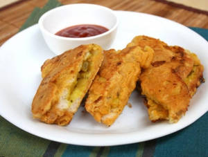 Aloo Bread Pakoda   