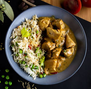 Satay Chicken With Green Peas &basmati Rice