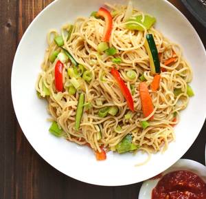 Veg Hakka Noodles