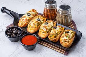 Spinach Corn Garlic Bread