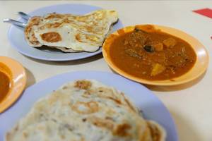 2 Pcs Fish Gravy With 4 Plain Paratha