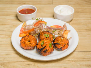 Veg Tandoori Achari Momo (8 Pcs)