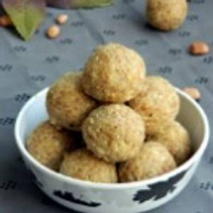Peanut Laddu (Shegdana Ladoo)