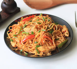 Chicken Schezwan Noodle [Spicy]