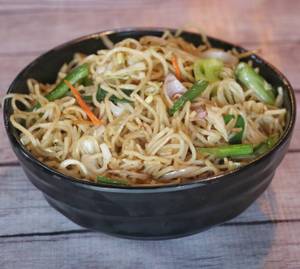 Veg Hakka Noodles 750ml