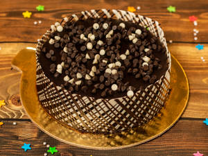 Choco Chips Cake