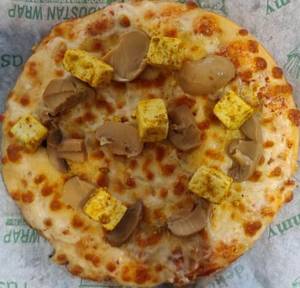 Paneer And Mushroom Pizza