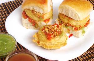 Bombay Schezwan Vada Pav + Bombay Schezwan Vada Pav+ 250ml Cold Drink