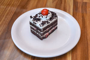Eggless Black Forest Pastry (1 Pc)