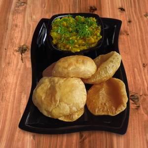 Puri Bhaji ( Aalo Sabzi )