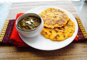 Sarson Ka Saag + 1 Missi Roti + 1 Makai Ki Roti