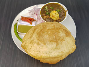 Chole Bhature(Per Plate)