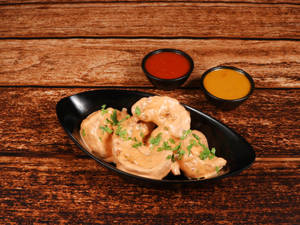 Chicken Cocktail Pan Fried Saucy Momos [8 Pieces] 