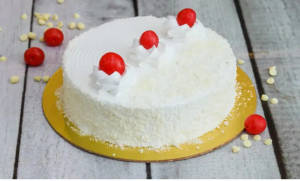 White Forest Cake (500 Gm)                                                     