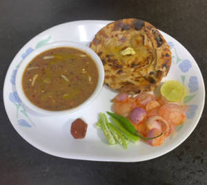 Dal Makhani Paratha