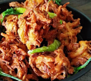 Pyaaz Pakoda (11 Pcs)
