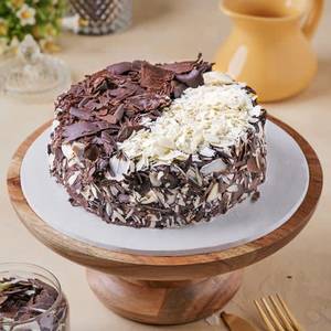 Chocolate Flakes Cake 450Gm (With Egg)