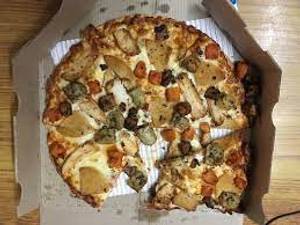 Large Chicken Dominator Pizza