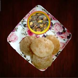 Luchi (6 Pcs) + Alu Dum