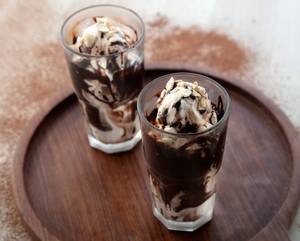Hot Chocolate Fudge Sundae