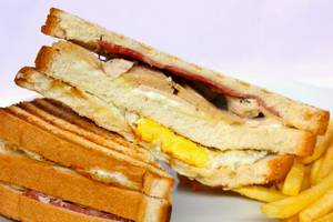 Fresh Club Sandwich Non-Veg (With Ham)