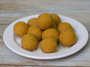 Besan Laddu