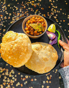Amritsari Chole Bhature